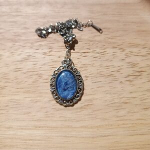Zawieszka owalna – „retro”. Wymiary: 18 mm x 12 mm