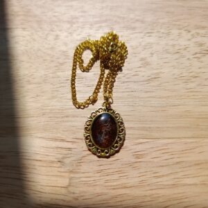 Zawieszka owalna – „retro”. Wymiary: 18 mm x 12 mm
